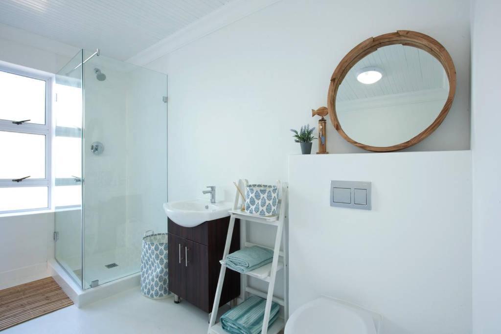 קייפטאון Sunset Beach Living Guesthouse מראה חיצוני תמונה