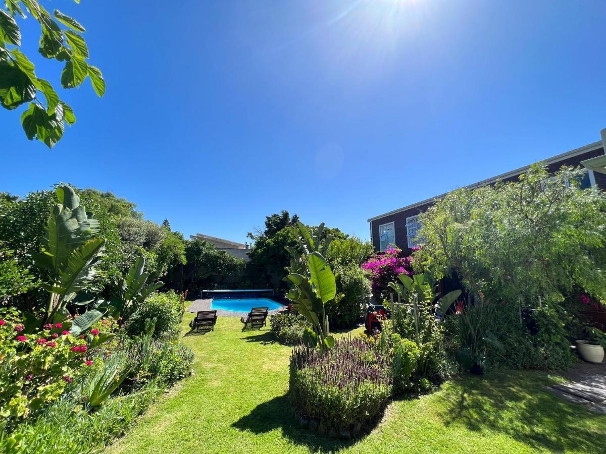 קייפטאון Sunset Beach Living Guesthouse מראה חיצוני תמונה